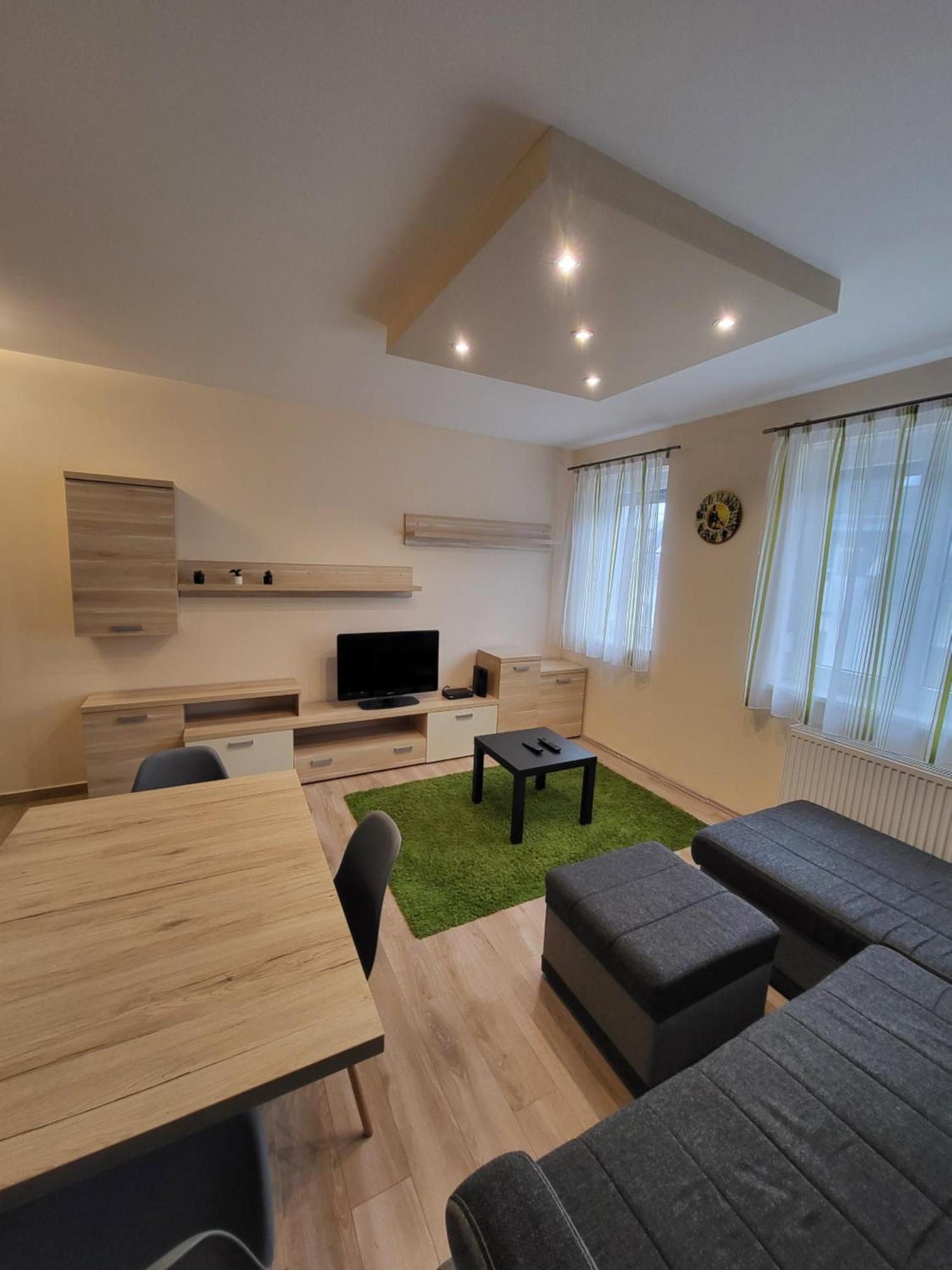 Triangol Apartman: Fuerdo, Belvaros, Egyetem Дьор Екстериор снимка