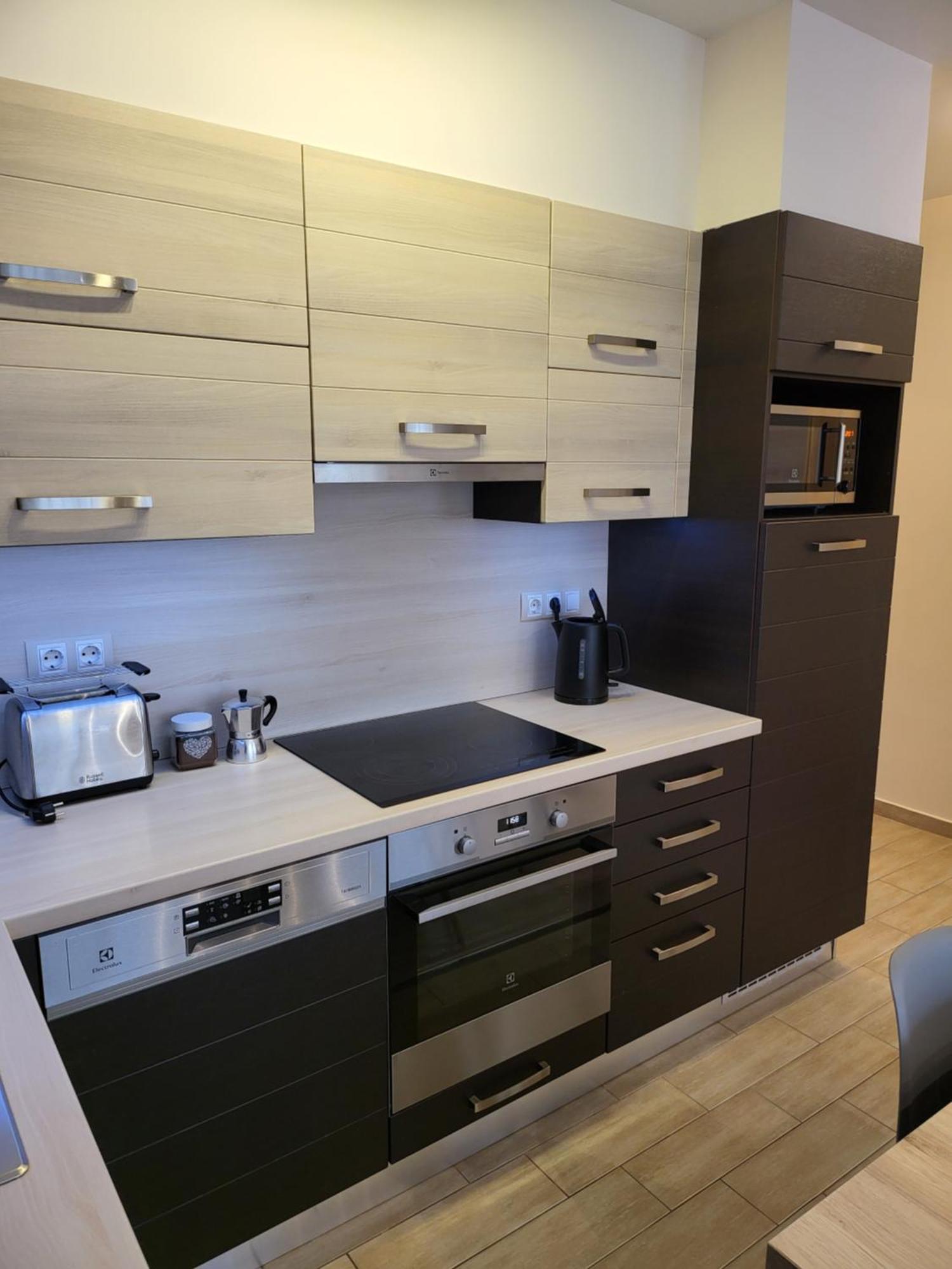 Triangol Apartman: Fuerdo, Belvaros, Egyetem Дьор Екстериор снимка
