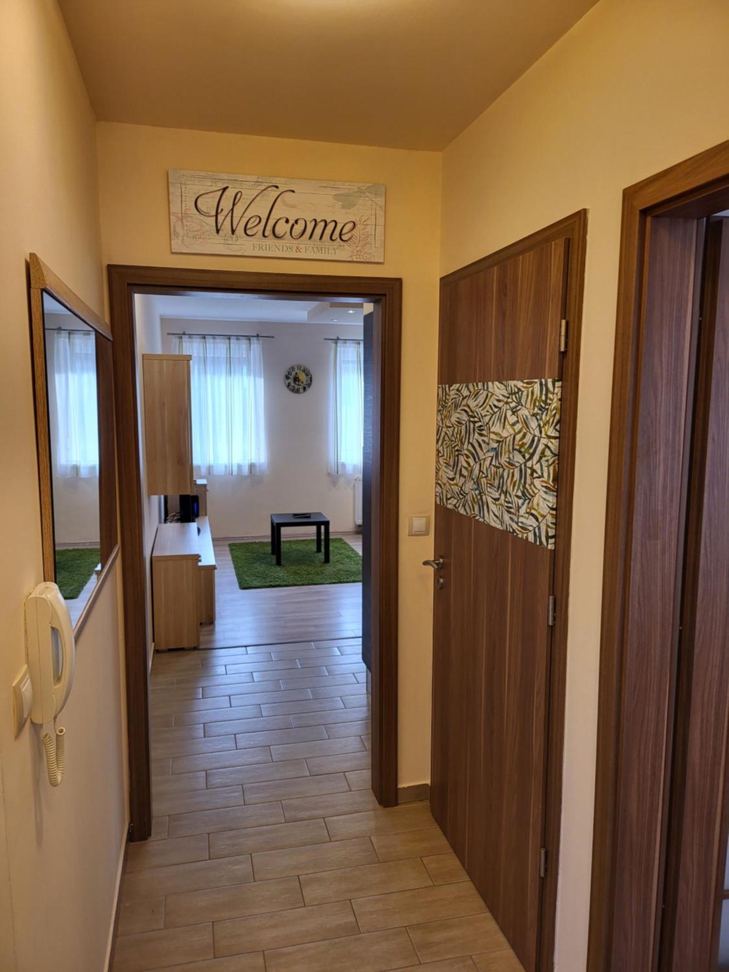 Triangol Apartman: Fuerdo, Belvaros, Egyetem Дьор Екстериор снимка